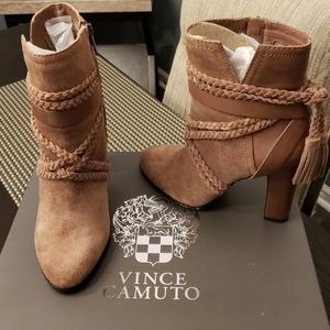 FLASH SALE! NEVER WORN VINCE CAMUTO BOOTIES